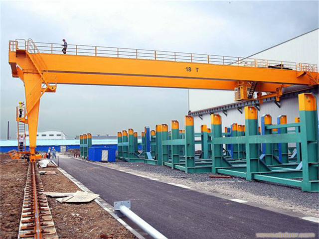 Price one-half semi-gantry crane