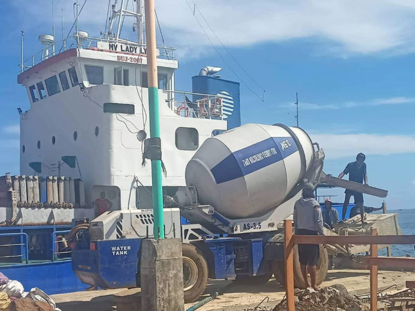 self loading transit concrete mixer